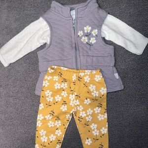 Brand new 3 piece fall pants  set outside